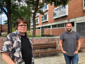 Tommy og Marius utenfor Borgestadklinikken